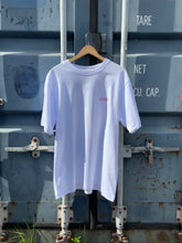 Video laden en afspelen in Gallery-weergave, T-shirt White

